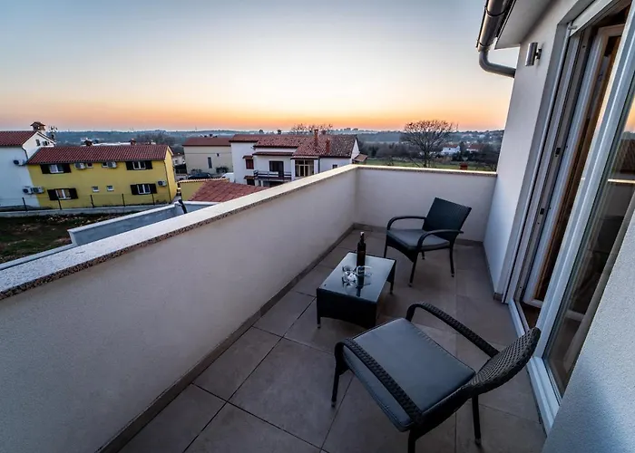 Vila Luka With Private Pool Near Pula